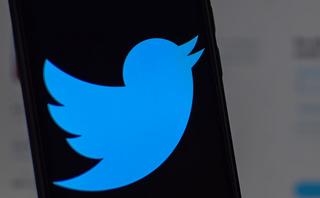 Twitter debuts Carousel ads with up to 6 images or videos